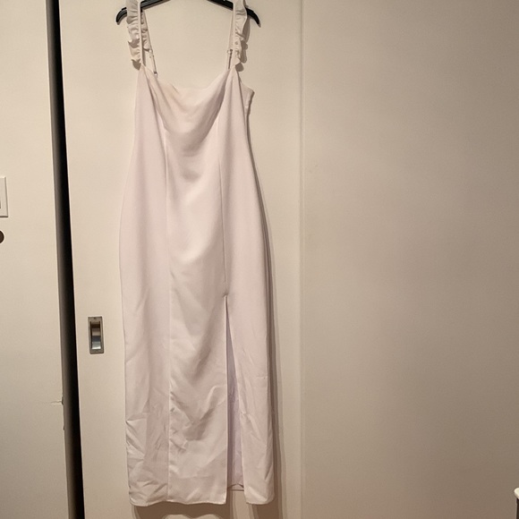 Long beautiful ruffle white dress. Dress was worn as a bridesmaid’s dress. - Picture 2 of 5